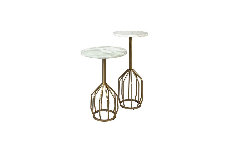 With its practical dimensions of 25cm in length and depth and a height of 56cm
