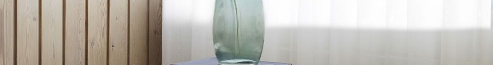 Mise en avant matière Grand vase en verre bleu Step