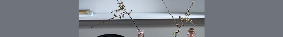 Mise en avant matière Grande Carafe ronde en verre sculptée à la main