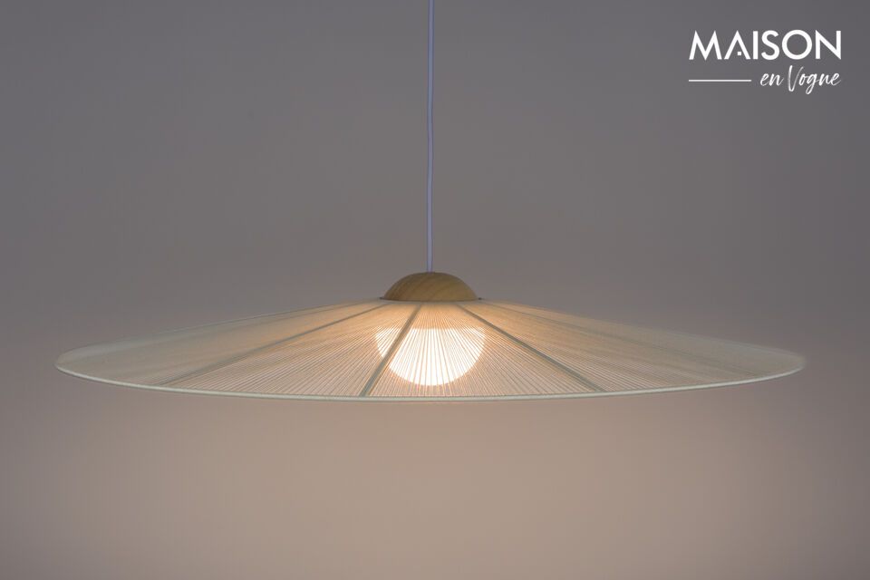 Élégance intemporelle, lumière douce et chaleureuse.