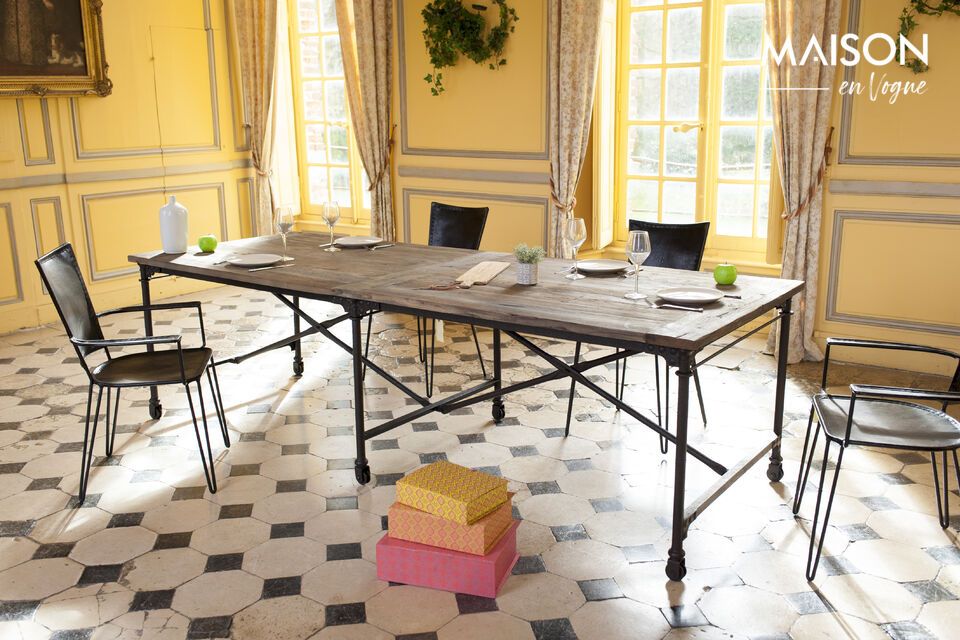 Mobilier élégant et fonctionnel pour tout intérieur moderne.
