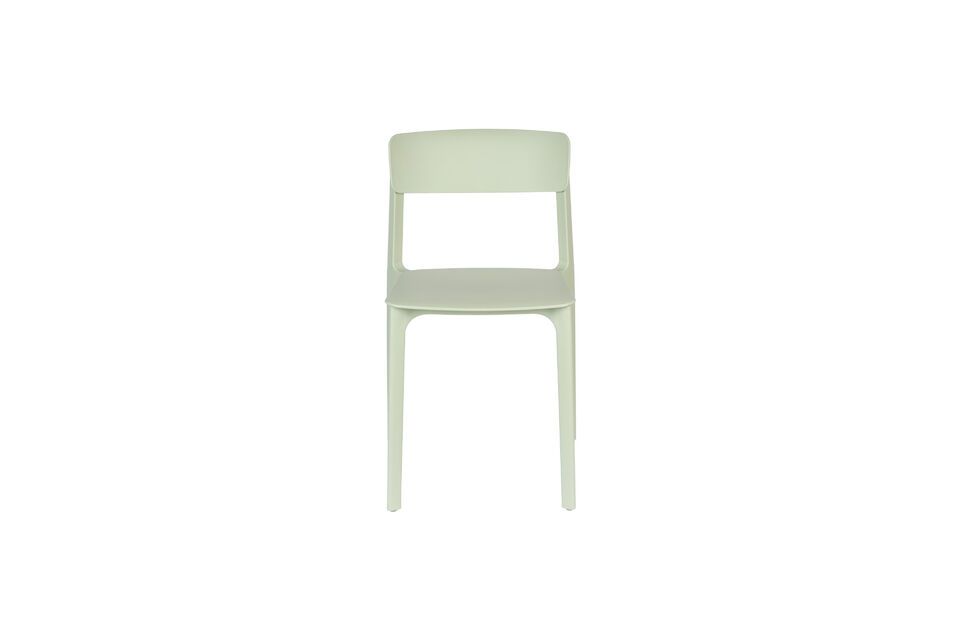 Invest in this versatile chair that will blend harmoniously into your décor while offering optimum