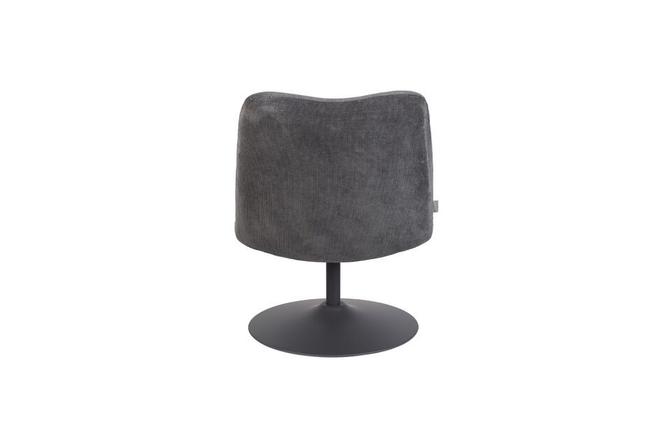 The 67 cm depth and 85 cm height provide ample space for optimum comfort