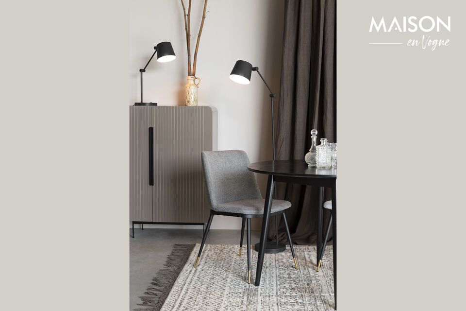 Discover comfort and sobriety with our high-quality chair