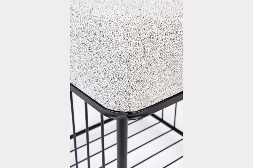 Its light weight of just 3 kg makes it easy to move from one room to another as required