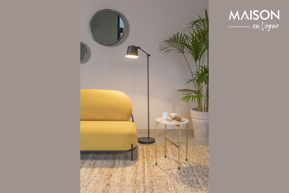 Illuminate with elegance thanks to the sleek design of this luminaire.