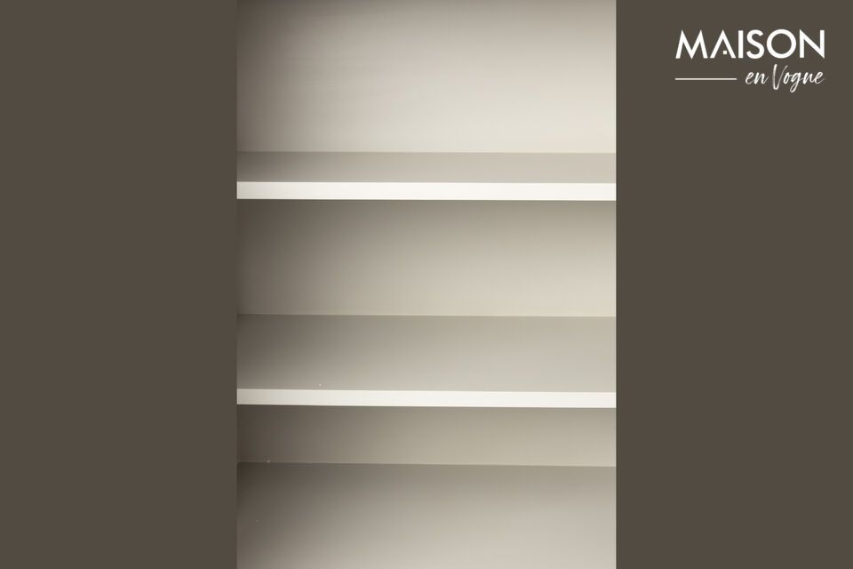 Met zijn harmonieuze afmetingen van 70x40x100 cm past dit dressoir gemakkelijk in je woonkamer of