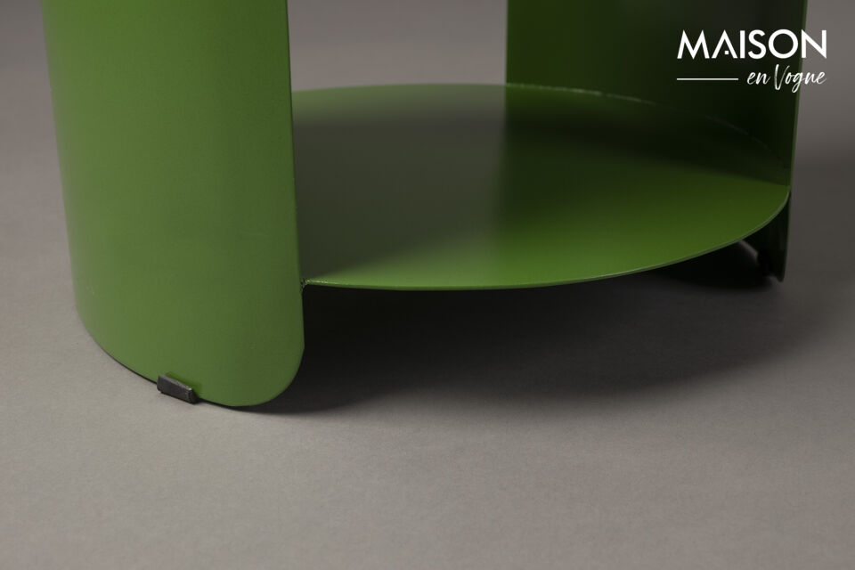Deze vrolijke, metalen bijzettafel komt namelijk in twee heldere kleuren
