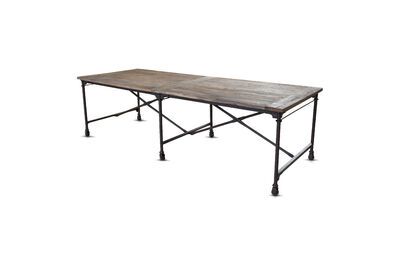 Grote lichthouten eettafel