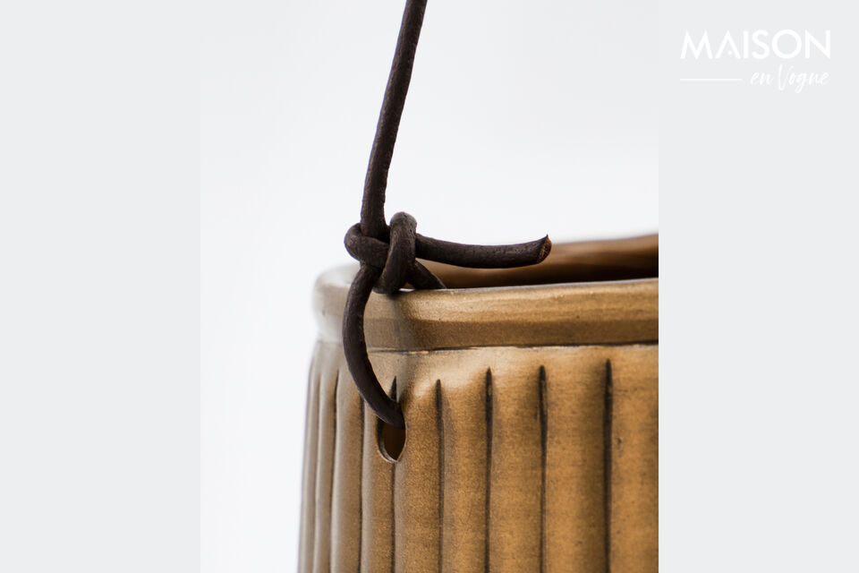 Crafted from aluminium with an antique gold finish