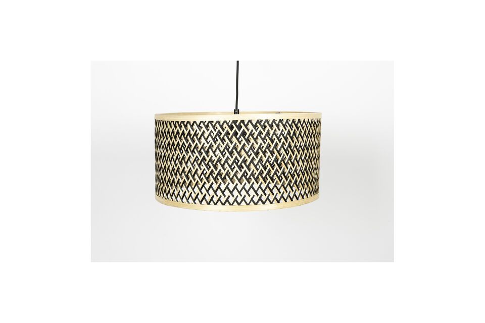 With its harmonious dimensions of 45 cm in length and depth