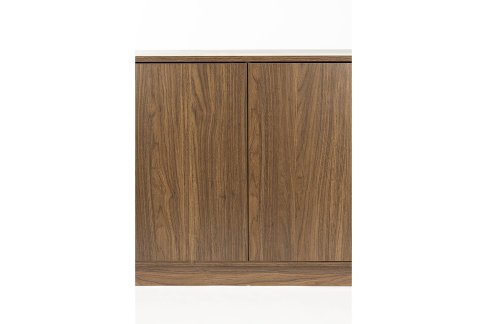Thanks to the smart design with ample storage options