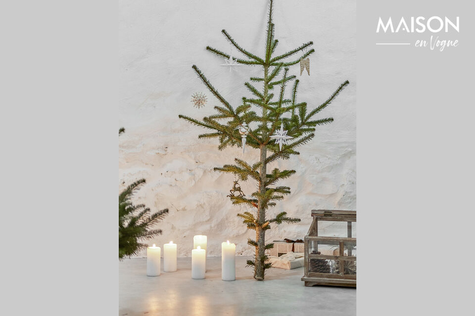 Le Bibelot Hisar de Bloomingville est une boule de Noël élégante et allongée avec un bel effet