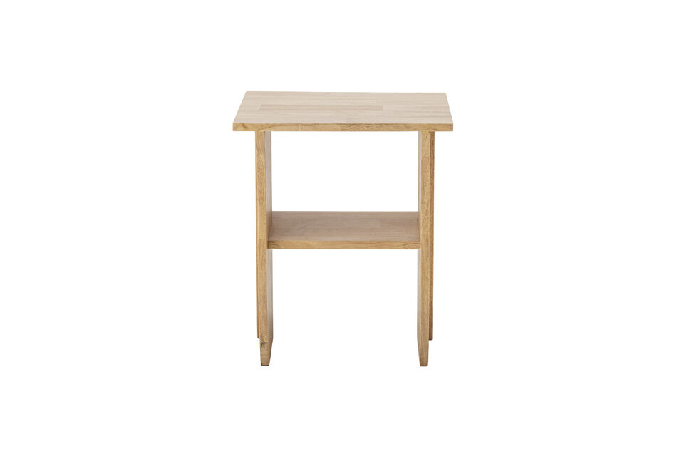 Der Bark Hocker von Bloomingville ist aus Gummibaumholz mit Klarlack gefertigt