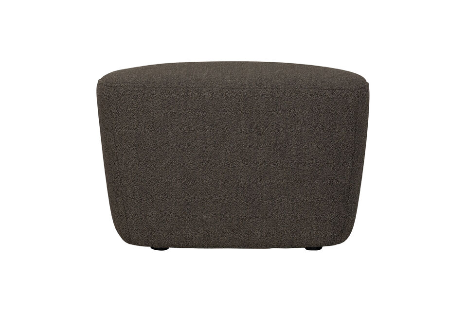 The round shapes together with the woolly texture of the bouclé fabric create a warm and inviting