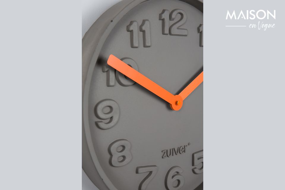 Une horloge moderne et insolite