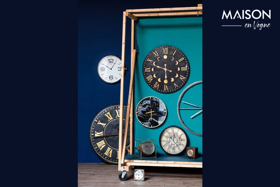 Cette horloge en métal