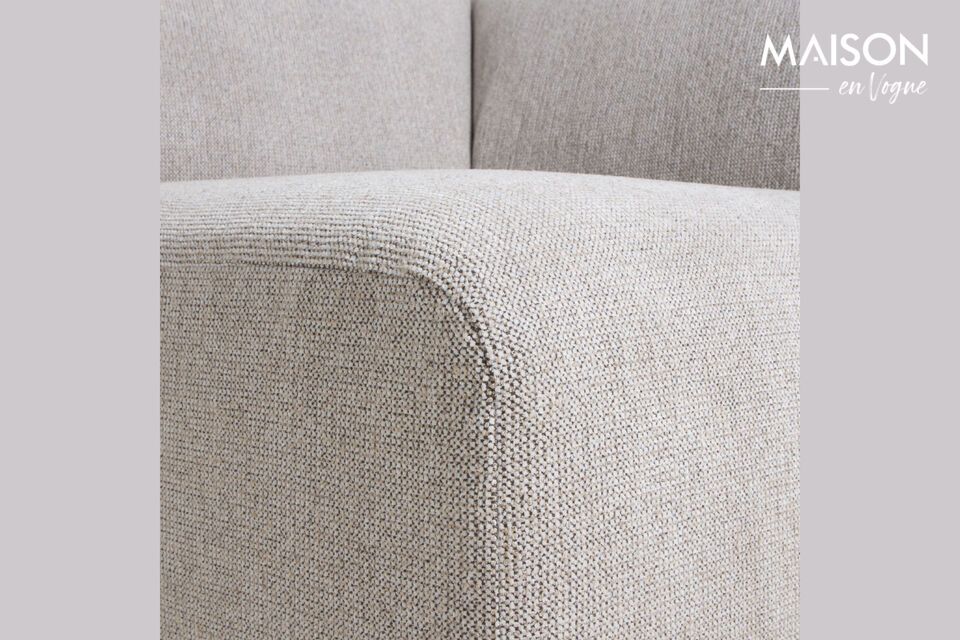 The elements are easy to assemble thanks to an integrated hook system