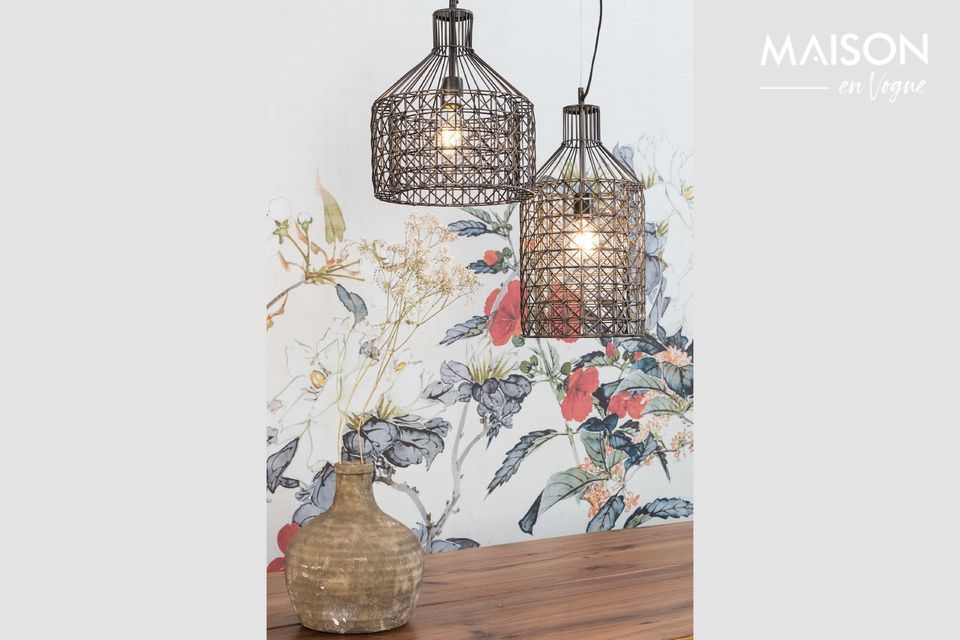 This original piece will bring a touch of industrial design to your dining room or hanging above an