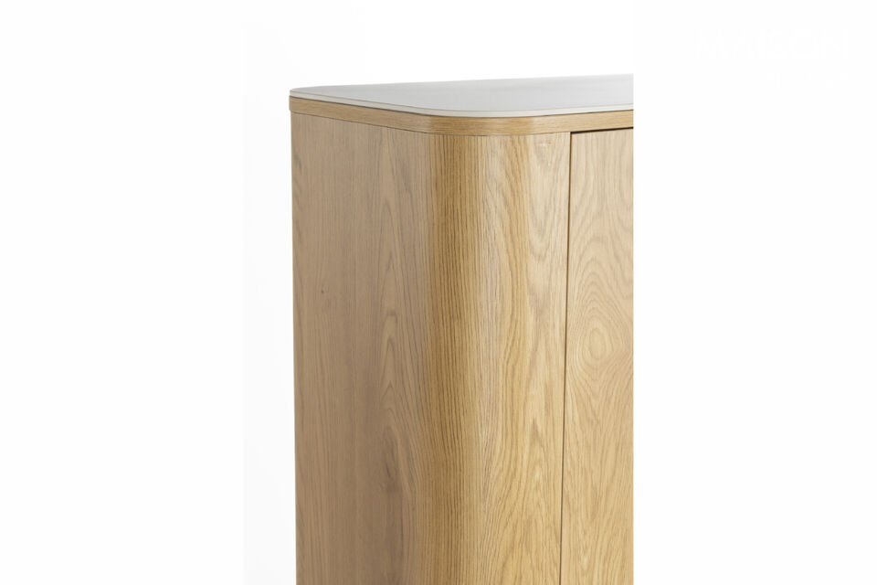 Het afgeronde design en de subtiele belijning geven de meubels een zachte, luxe uitstraling