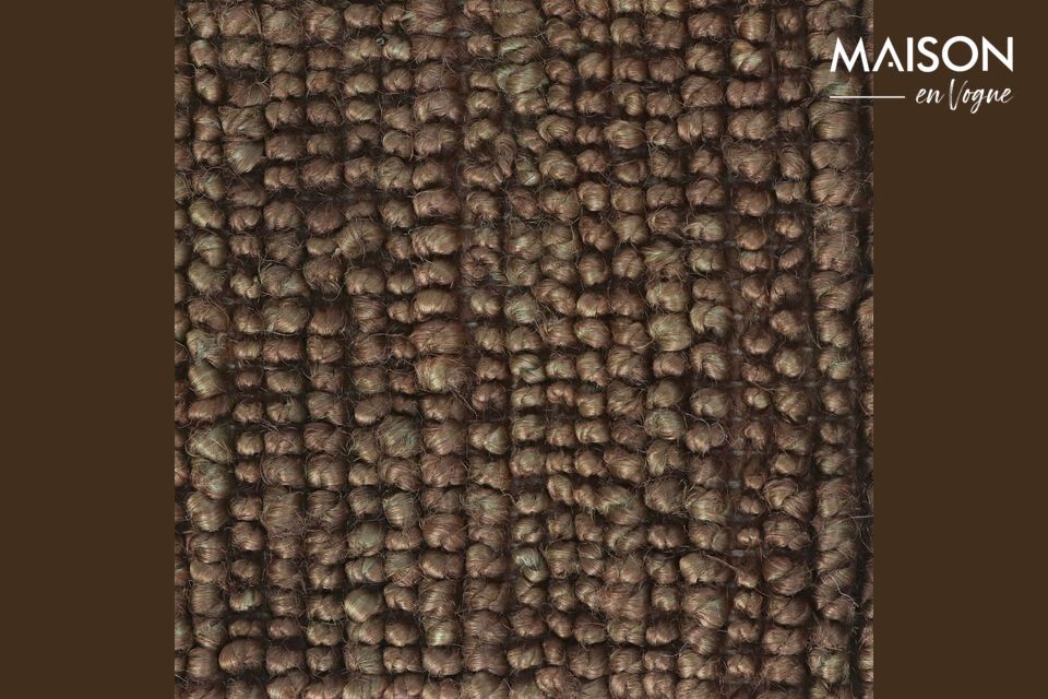 Bring style and nature into your home with the Kathu jute rug.