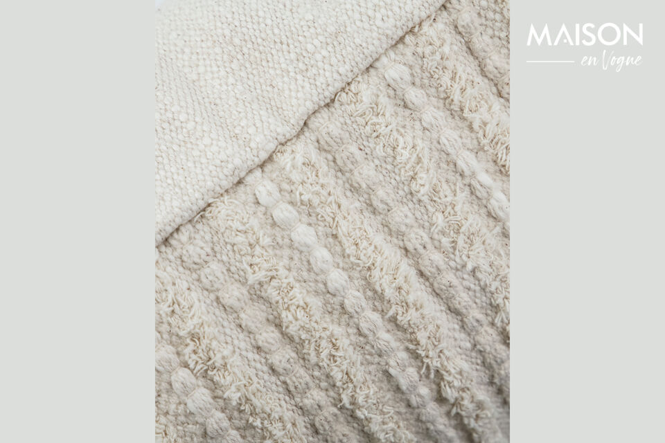 The long Chil cushion cover is softness, comfort and timeless style for your sofa or bed