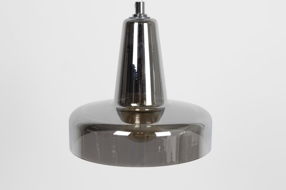 Dankzij het lichte gewicht van 1 kg is deze hanglamp gemakkelijk te installeren en aan te passen aan