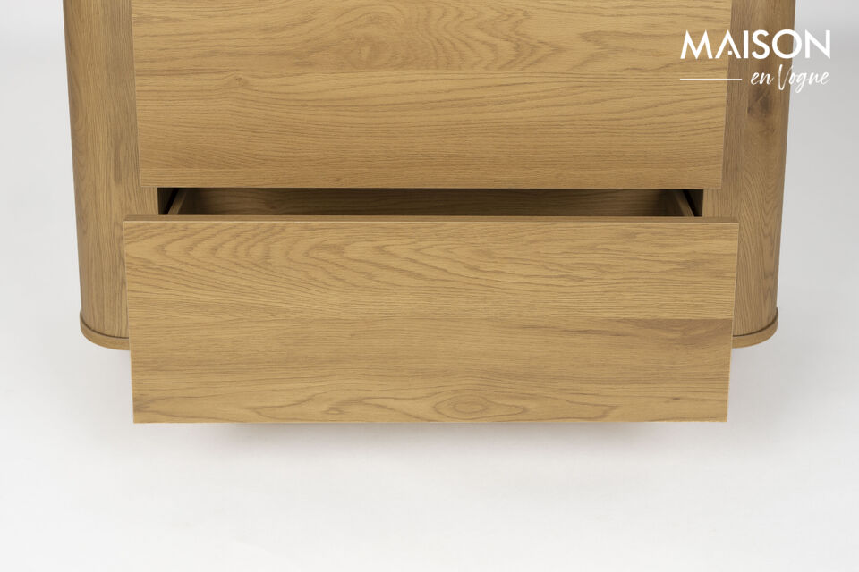 Het afgeronde design en de subtiele belijning geven de meubels een zachte, luxe uitstraling