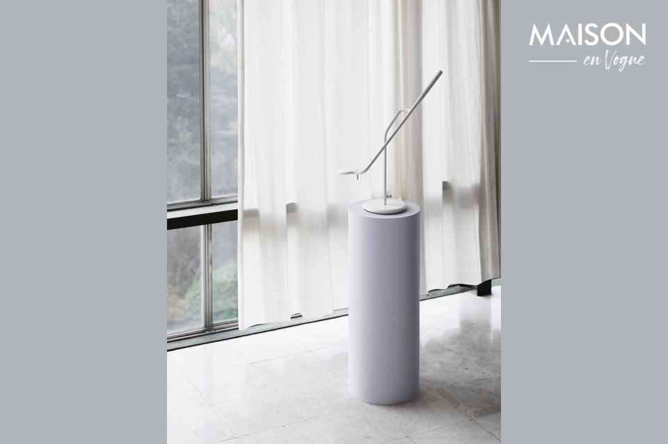 La sua forma sottile e minimalista e la sua agilità la rendono un accessorio essenziale per