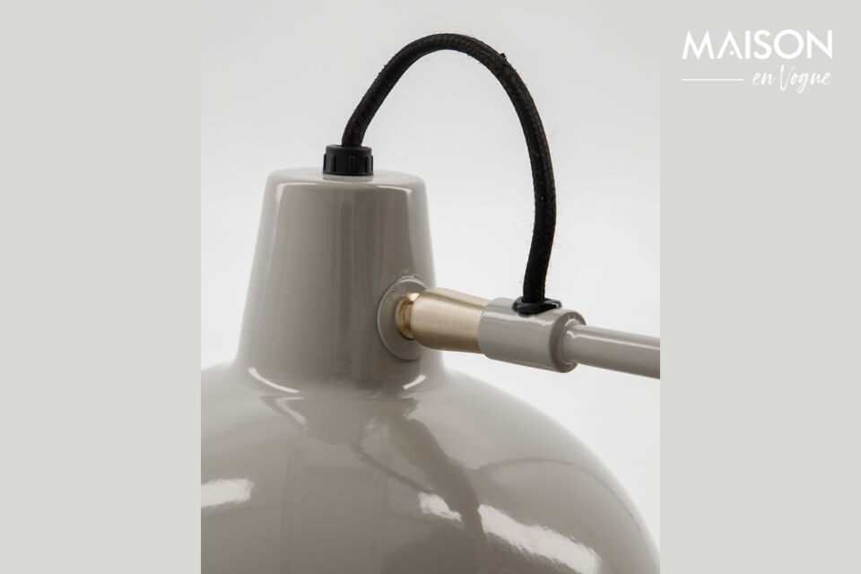 Con questa lampada da tavolo dal design elegante