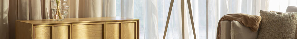 Mise en avant matière Lampadaire à trépied beige