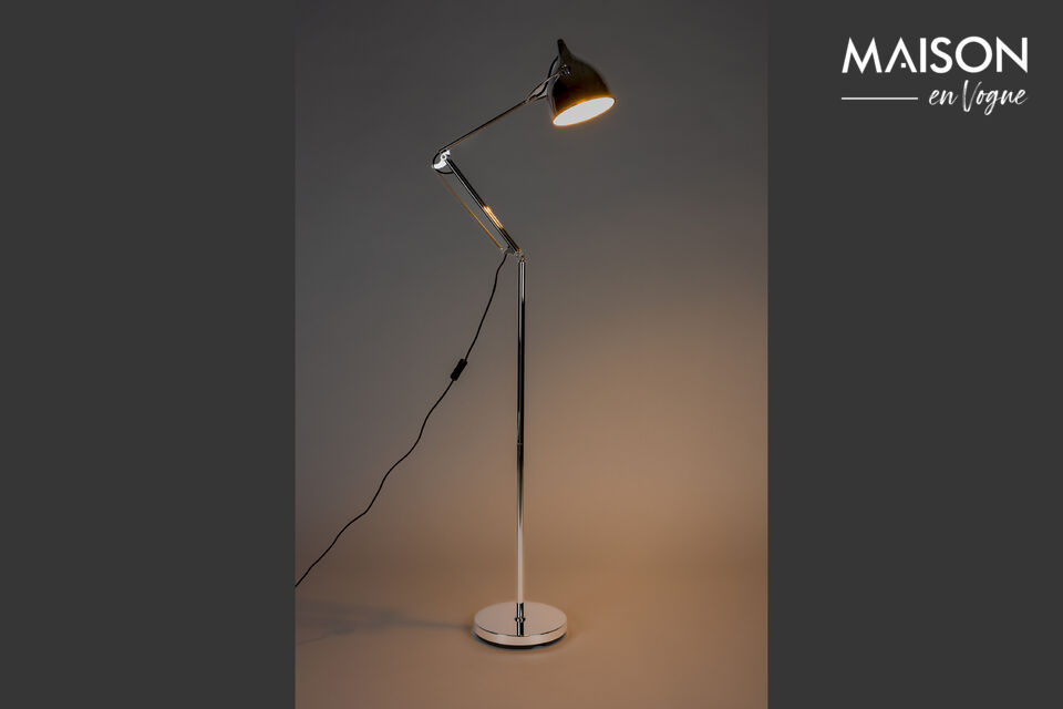 Cette lampe sur pied ou de bureau très pratique éclaire toujours là où il faut grâce à ses