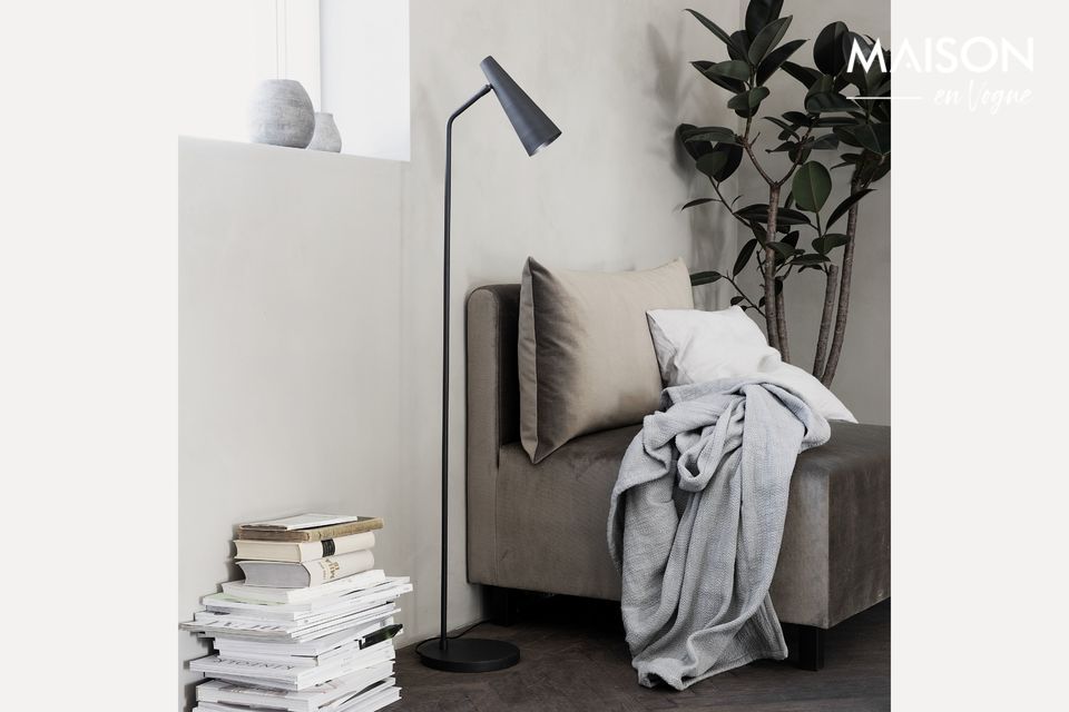 Indispensable lampadaire en laiton noir