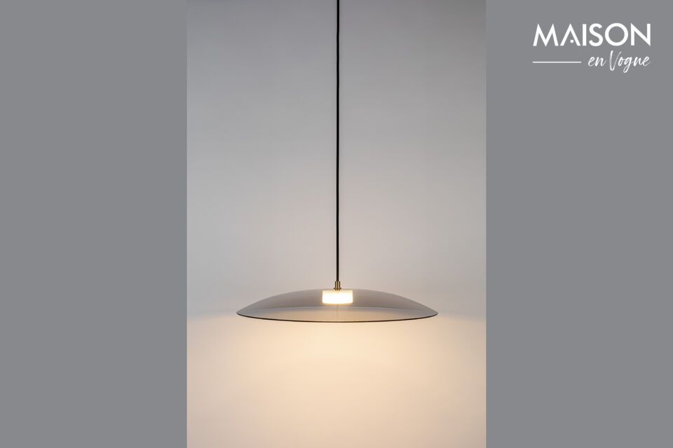 Iluminación elegante que transforma el ambiente de su hogar.