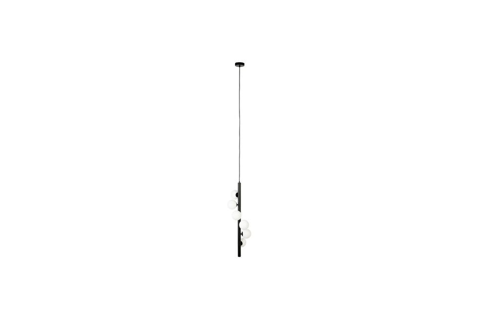 Con una altura de 150 cm y un diámetro de 28 cm