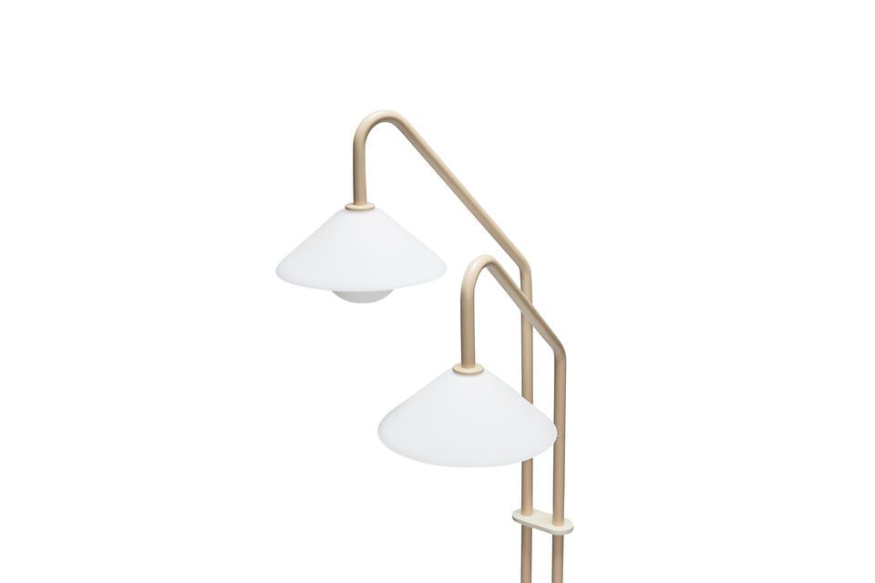 Su diseño de cristal beige crea una luz cálida y acogedora