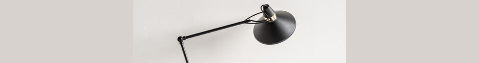 Mise en avant matière Lampe à poser en acier noir Jona