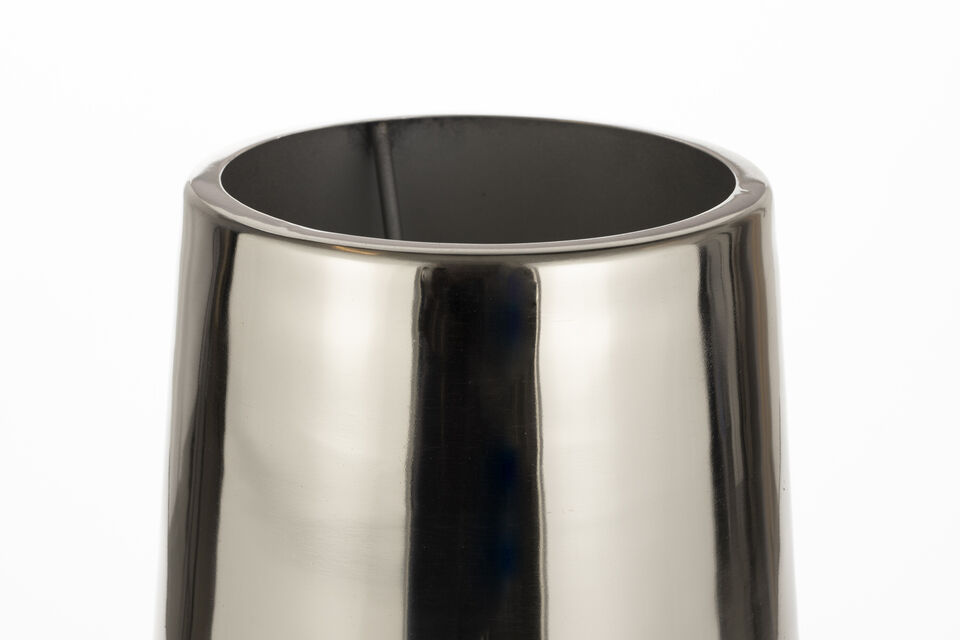 Les dimensions de cette lampe moderne sont : H 42 x L 20 x P 20 cm