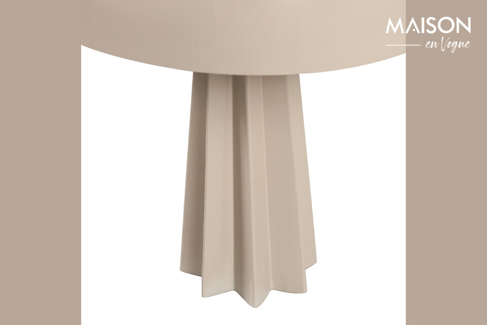 Placez la lampe Virel sur un rebord de fenêtre ou une table d\'appoint pour créer une ambiance
