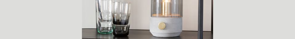 Mise en avant matière Lampe de table Kato