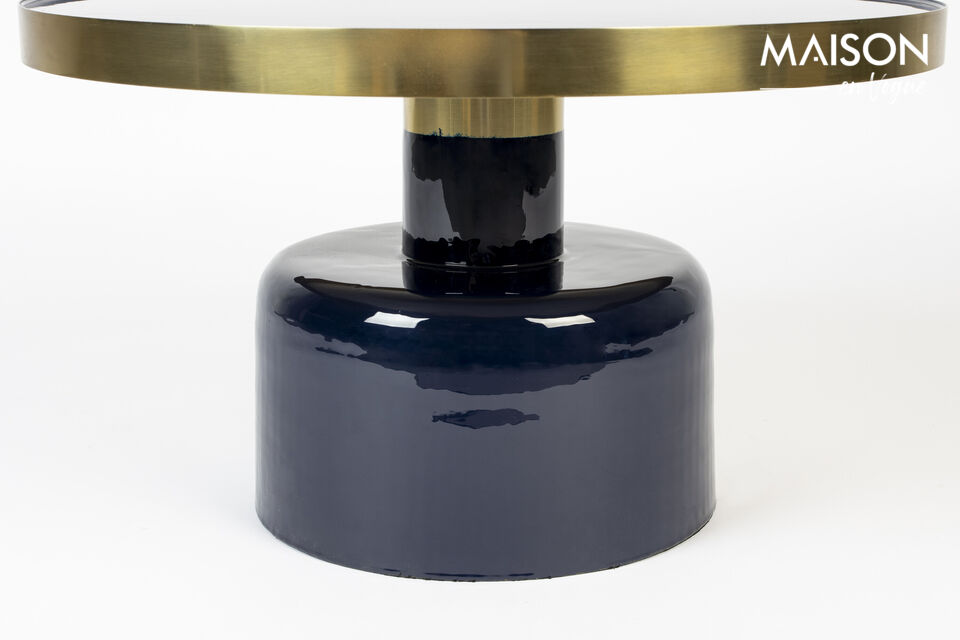 The tables feature a lovely gold-colored rim that partially extends into the base