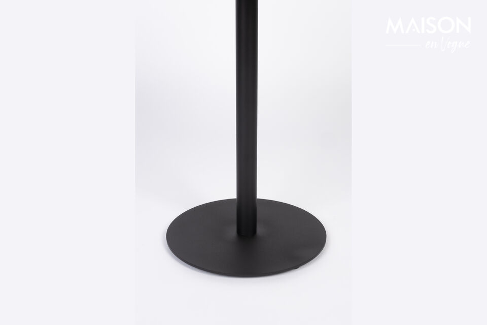 Available in three different sizes and two stylish finishes: natural and black