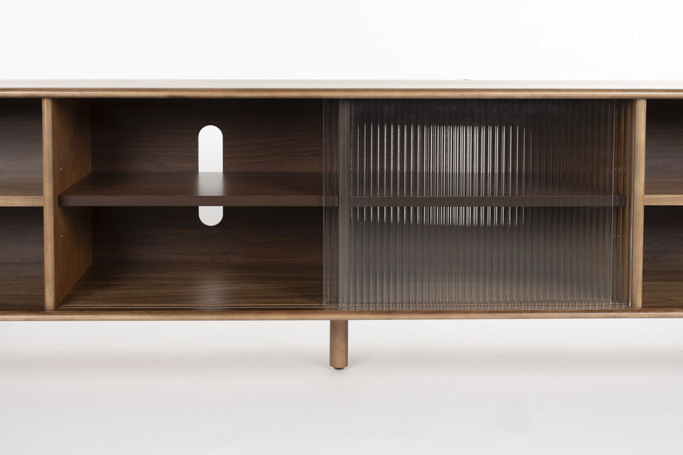Will you choose light oak or opt for warm walnut?

Available in various sizes as a sideboard