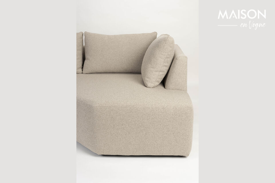   

Made of durable polyester, the Prosper sofa is easy to take off