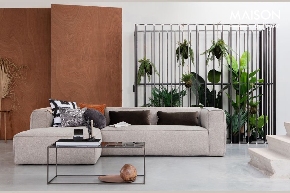 p>The 5-seater is suitable for intensive residential use, this one is the right-hand variant