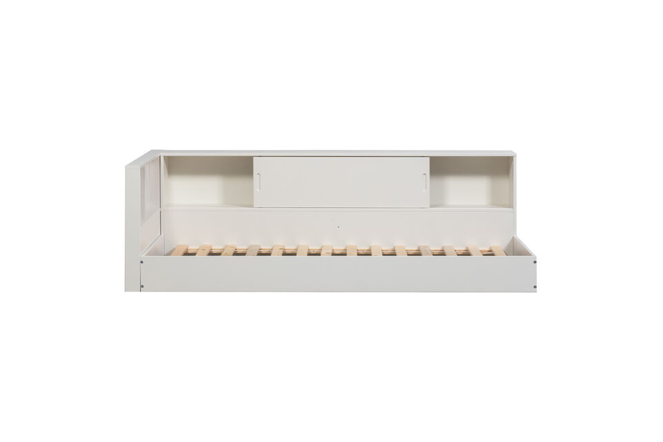Le lit a une taille de matelas de 90x200 cm