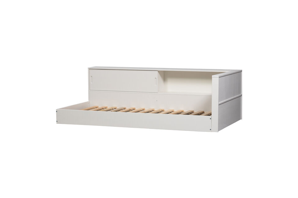 L\'espace de rangement intégré offre un espace supplémentaire pour les jouets ou d\'autres
