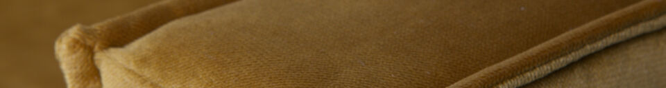 Mise en avant matière Lit de jour droite velours jaune ocre RODEO