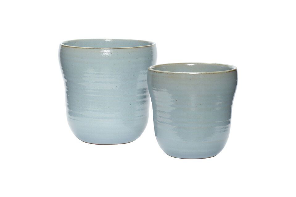 Ce set de 2 pots en céramique est idéal pour une utilisation en extérieur