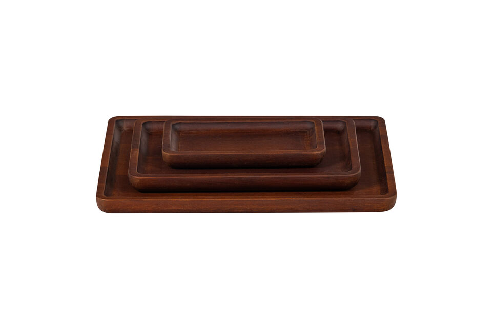 Cet ensemble de trois combine une utilisation fonctionnelle avec une teinte marron chaleureuse